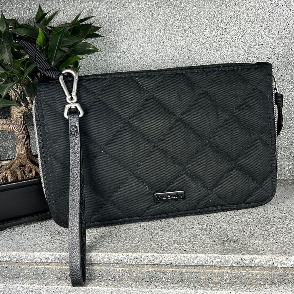 VERA BRADLEY RFID ON THE GO WRISTLET IN PERFORMANCE TWILL - BLACK Wallet